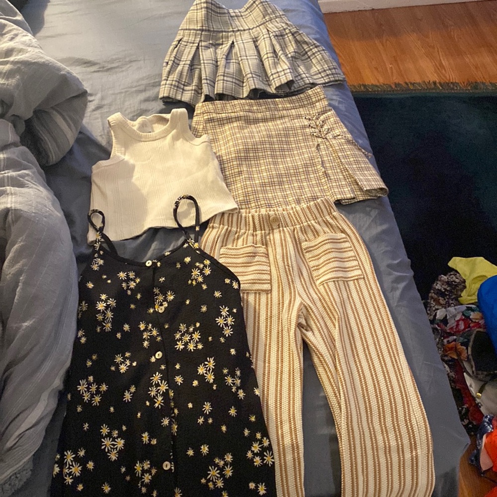 Used from Zara size 6 little girl